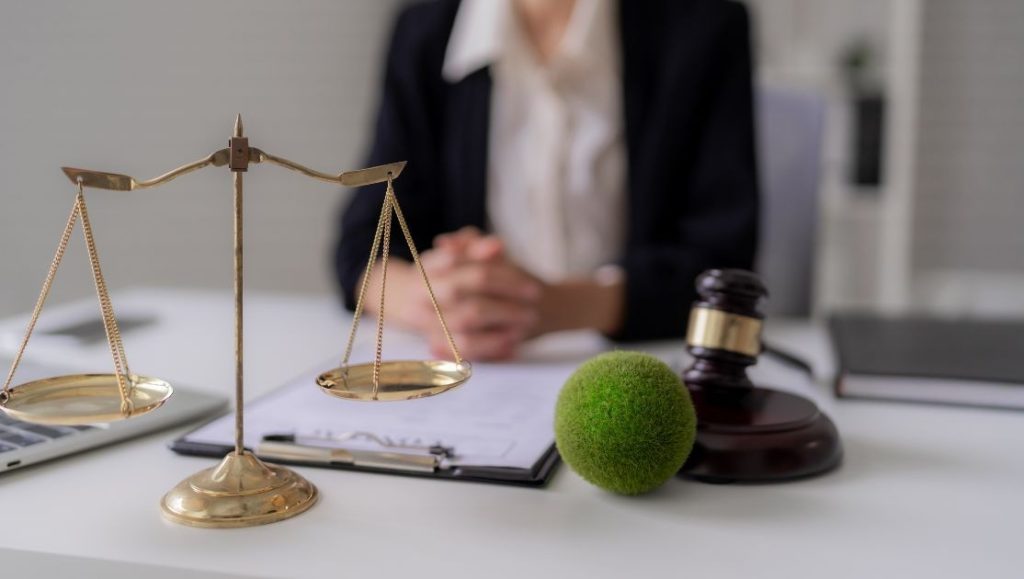 年終獎金怎麼算?法律規定與企業慣例解析